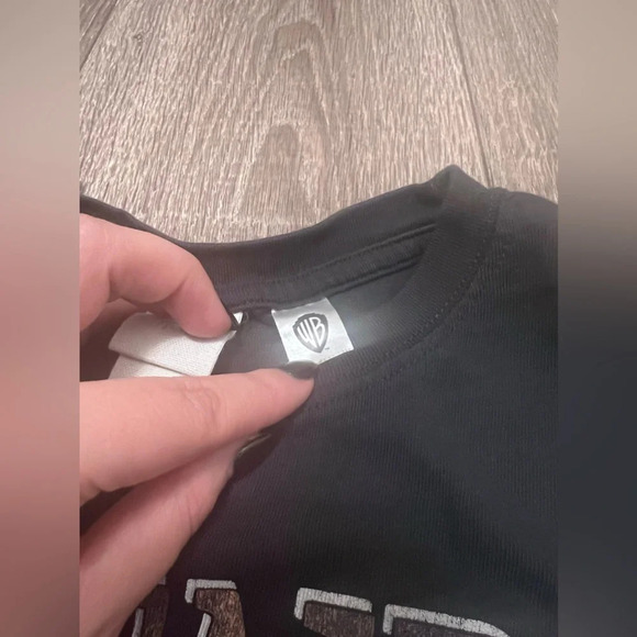 H&M WB Womens  FRIENDS Black Rare Crew Neck T Shirt Top XS Matthew Perry - Picture 4 of 6